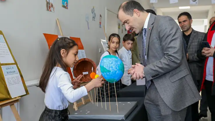 Başkale'de bilim fuarı düzenlendi