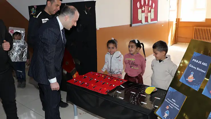Başkale'de Bilim Fuarları devam ediyor