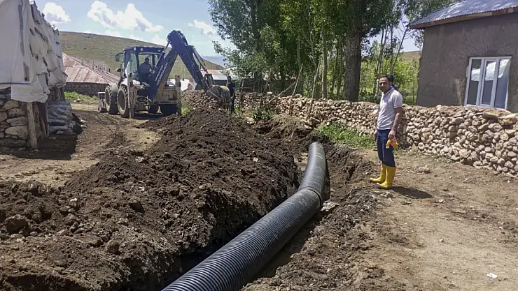 Başkale'de çalışmalar sürüyor