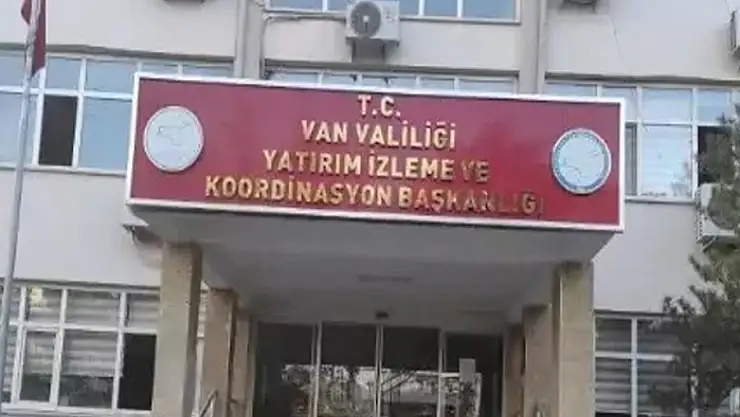 Başkale'de iki karakola güvenlik yolu