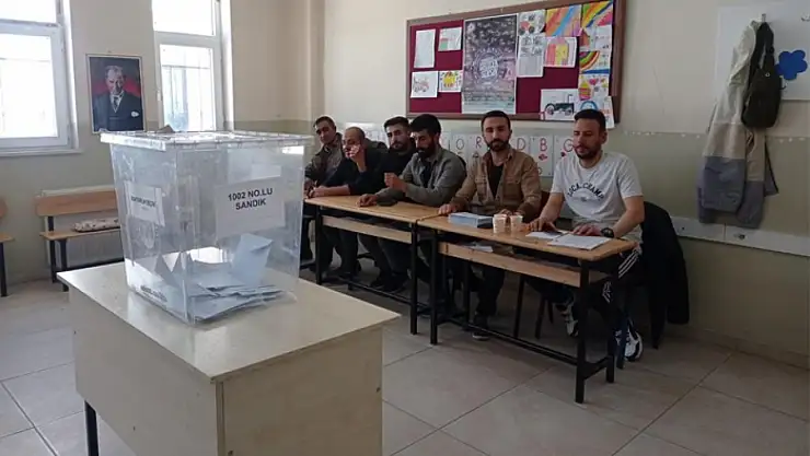 Başkale'de muhtarlık seçimi yapıldı