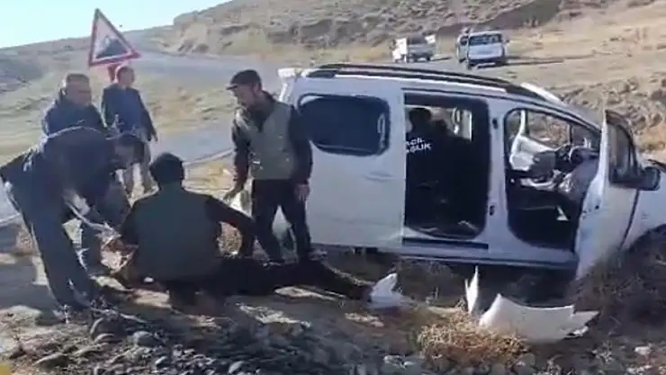 Başkale'de trafik kazası: 4 yaralı