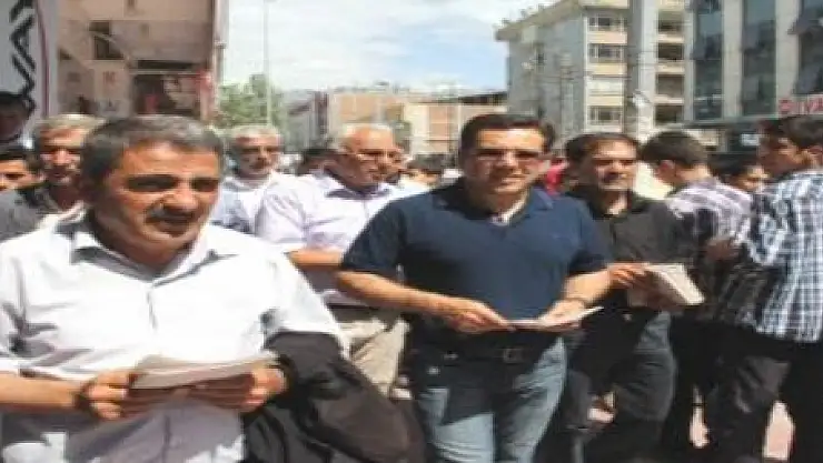 BDP'li Vekililer Bildiri Dağıttı