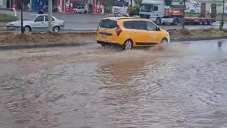Bingöl'de sağanak yağış etkili oldu