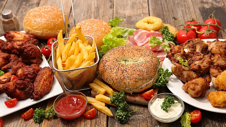 Binlerce şubesi olan Fast-Food devi satılıyor