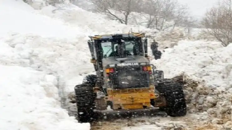 215  KÖY YOL KARDAN KAPALI