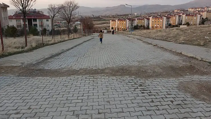 Bostaniçi TOKİ'nin yolları bakım onarım bekliyor