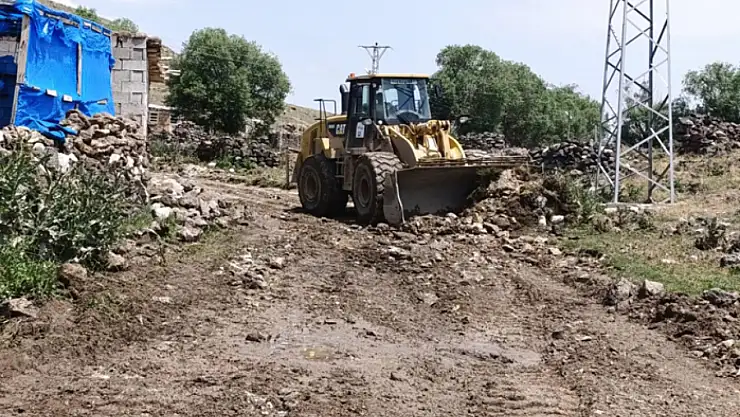 Büyükşehir Belediyesi sel bölgesinde çalışma yapıyor 