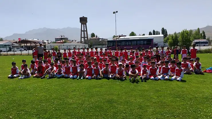 Büyükşehir'den Vanspor'a altyapı desteği