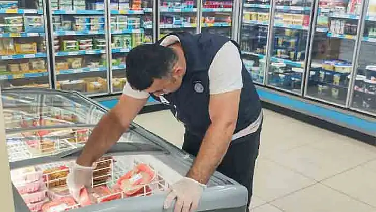Büyükşehir, zincir marketleri denetledi