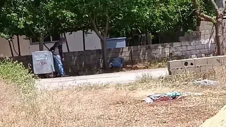 Cadde ortasına yığılıp kaldılar