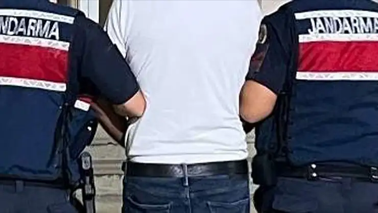 Çaldığı altınları kuyumculardan bozdurunca yakayı ele verdi