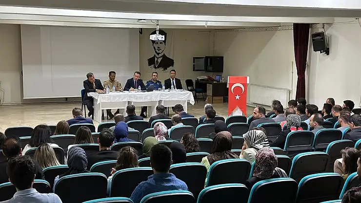 Çaldıran'da 2025-2026 eğitim-öğretim yılı toplantısı yapıldı