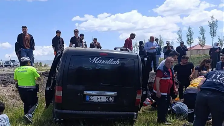 Çaldıran'da trafik kazası: 8 yaralı