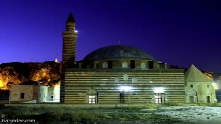 CAMİ VE KUR'AN KURSUNA KAVUŞTULAR