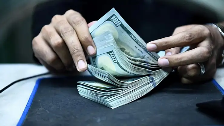 Cari denge Nisan'da 5,29 milyar dolar açık verdi
