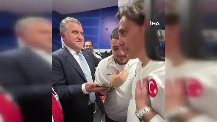 Cumhurbaşkanı Erdoğan'dan Milli Takım'a tebrik telefonu