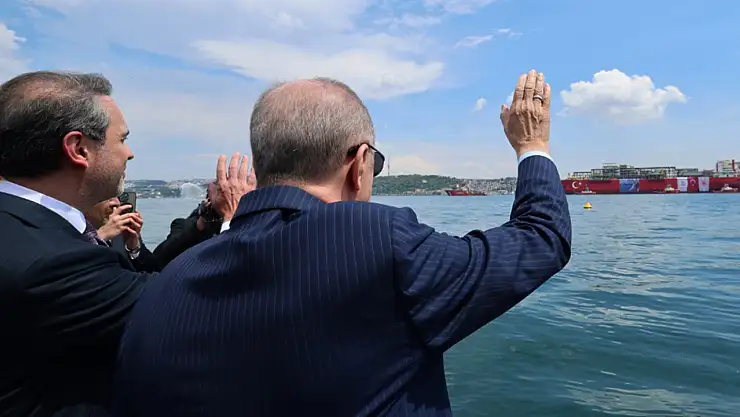 Cumhurbaşkanı Erdoğan 'Osman Gazi' platformunu Dolmabahçe'den uğurladı