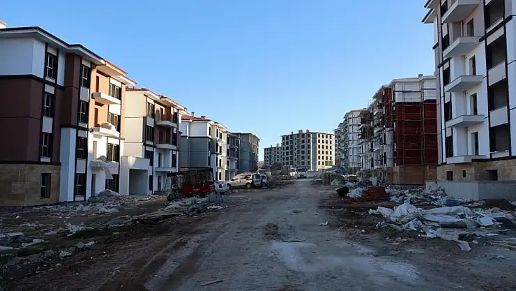Deprem Konutlarında Çalışmalar Sürüyor