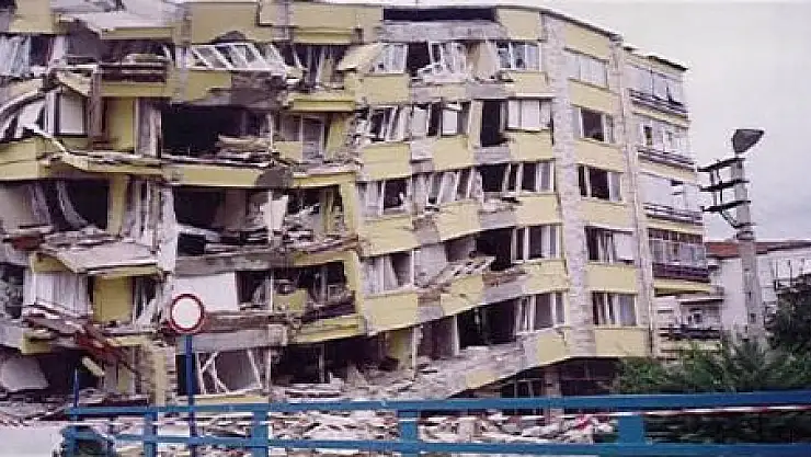 VAN'DA KORKUTAN DEPREM