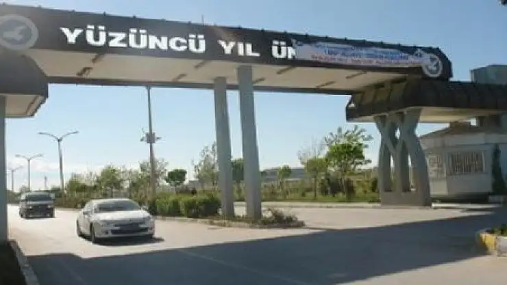 ÖĞRENCİLER REKTÖRLÜĞE YÜRÜDÜ