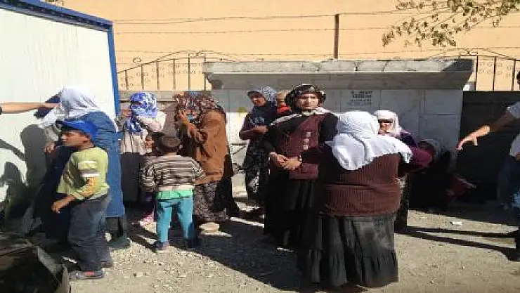 BUNLAR DA SURİYELİ DİLENCİLER