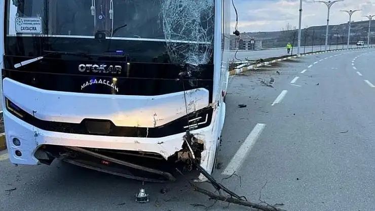Direksiyon başında beyin kanaması geçiren sürücü hayatını kaybetti