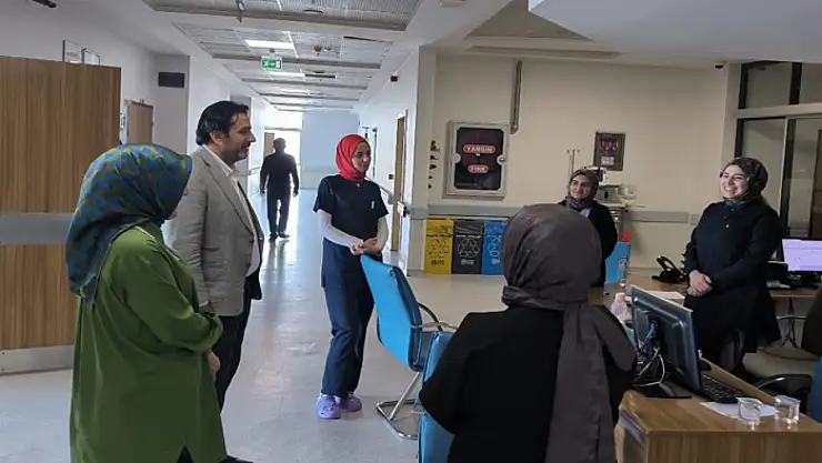 Doç. Dr. Sarıkaya ve Uçar'dan kadın hastalıkları servisine ziyaret
