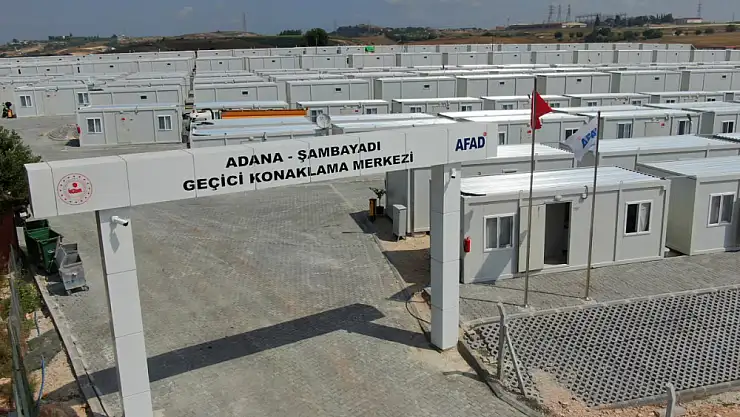 Düğün salonunda kalan depremzede aile konteyner kente yerleşti