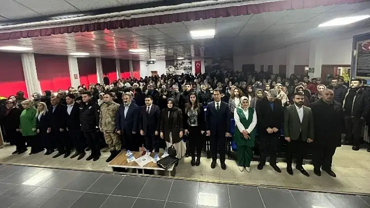 Dursun Ali Erzincanlı Özalp'ta sahne aldı