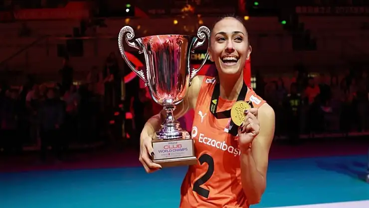 Eczacıbaşı Dynavit, kaptanı Simge Aköz'le sözleşme yeniledi