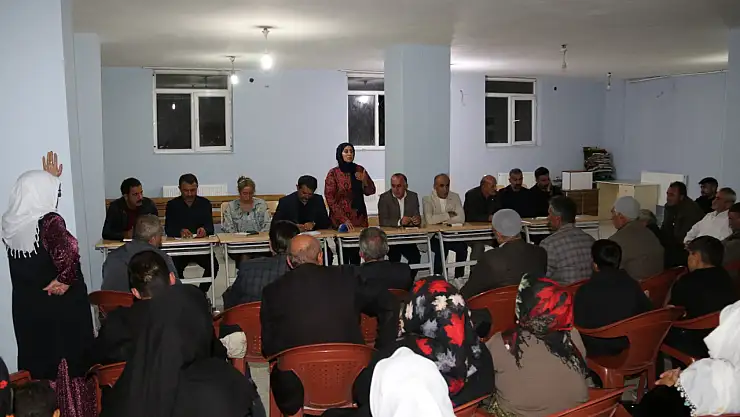 Edremit Belediyesi, mahalle sorunlarını vatandaşlarla görüştü