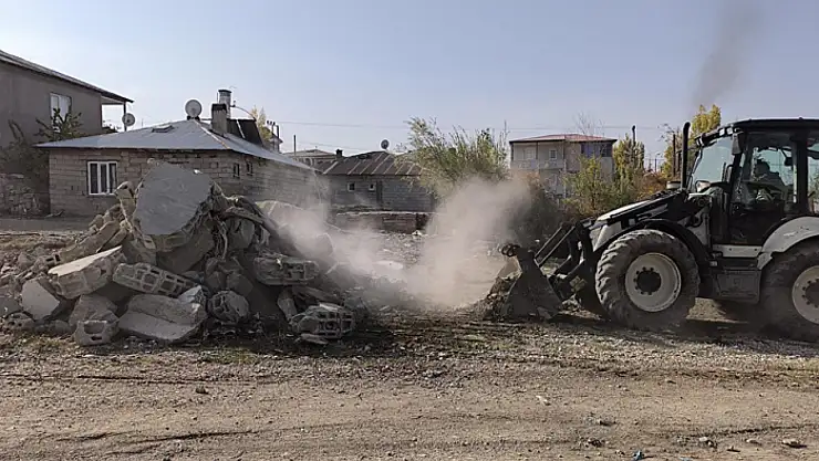 Edremit Belediyesi temizlik çalışmalarına hız verdi