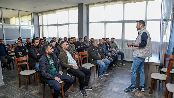 Ekipler sokak hayvanları konusunda bilgilendirildi