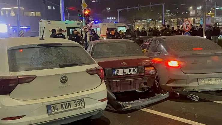 Elazığ'da zincirleme trafik kazası: 2 yaralı