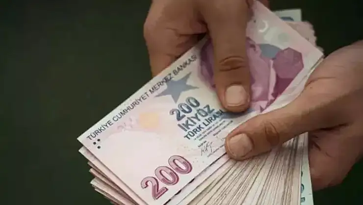 Emekli, memura ek zam!