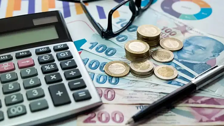 Emeklinin yüzü bu ay gülecek: Verilecek para 12 bin liraya yükseldi!