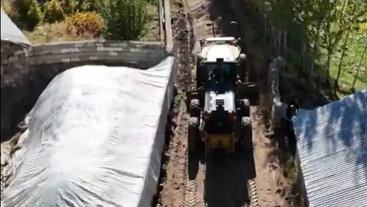 Erciş Belediyesi yol bakım çalışmalarına hız verdi