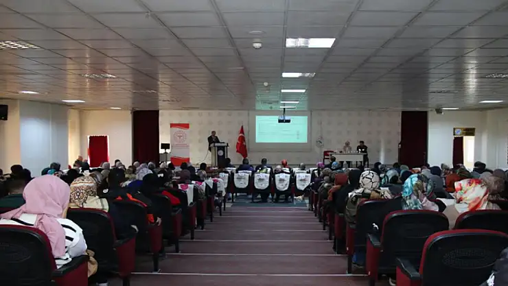 Erciş'te madde bağımlılığı eğitimi