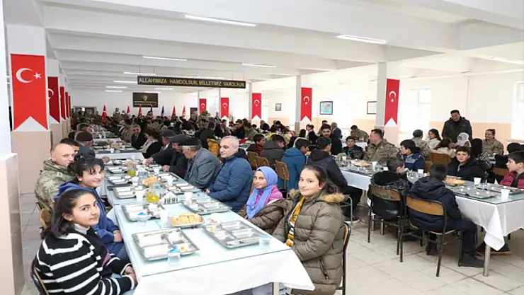 Erciş'te şehit aileleri ve gaziler onuruna yemek verildi