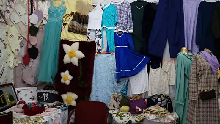 Erciş'te yılsonu sergisi düzenlendi