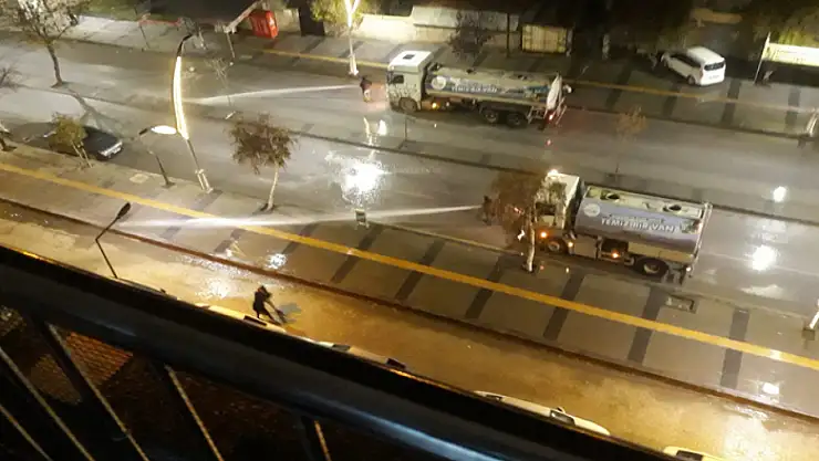 Erek Dağı Caddesi tazyikli suyla yıkandı