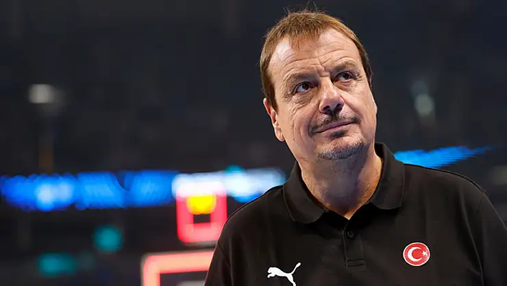 Ergin Ataman, Avrupa Şampiyonası'nın en iyi başantrenörü seçildi