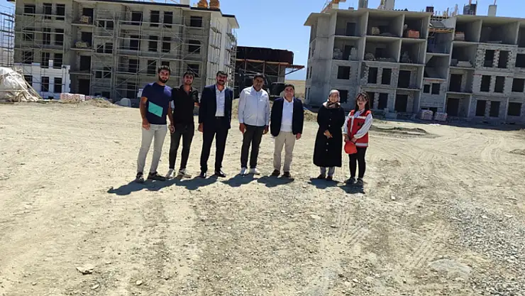 Ertaş ve Karakoç TOKİ konutları inşaatlarını inceledi