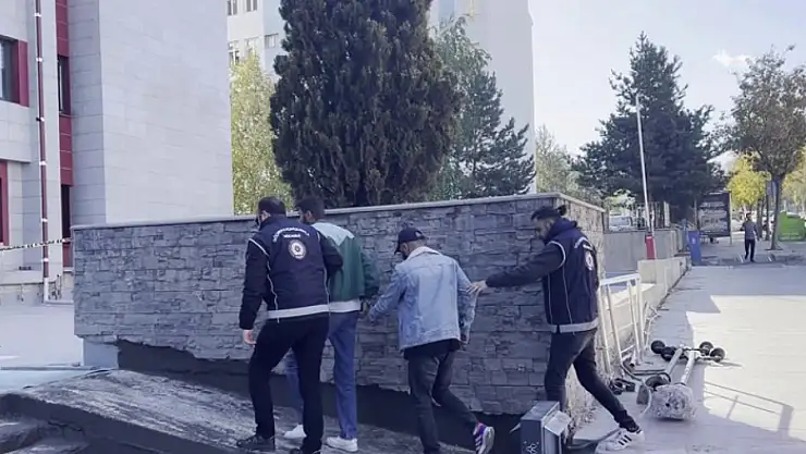 Erzurum'da göçmen kaçakçılığı operasyonu