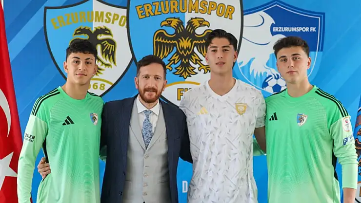 Erzurumspor'da gençlere imza attırıldı