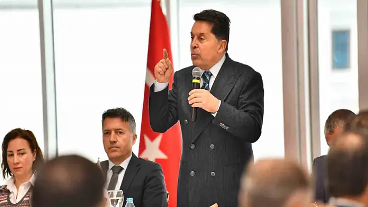 Esenyurt Belediye Başkanı Özer, muhtarlarla buluştu