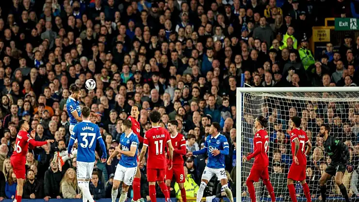 Everton - Liverpool derbisi ertelendi