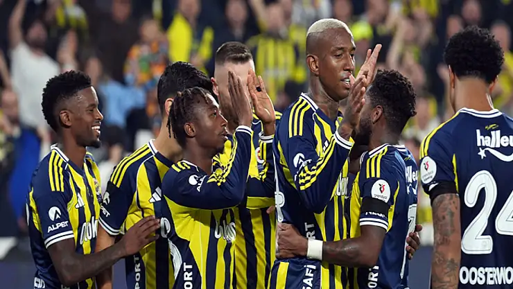 Fenerbahçe, liderle arasında puan farkını 1'e indirdi