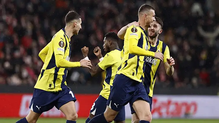 Fenerbahçe, Prag'da golcüleriyle kazandı